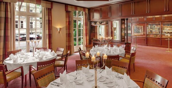 Aufnahme der Bibliothek des Grand Elysée Hotels Hamburg